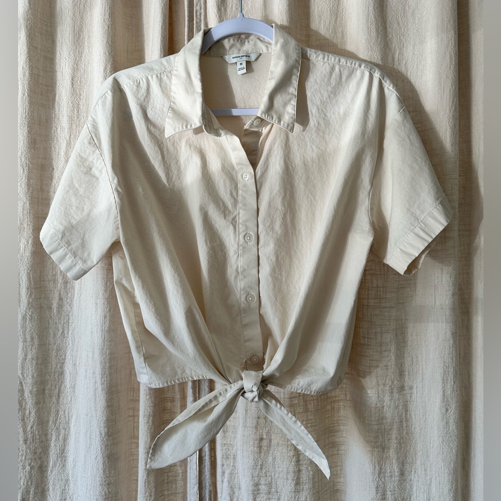 Banana Republic Cream Cropped Poplin Button-Down Tie-Front Shirt - Size Medium